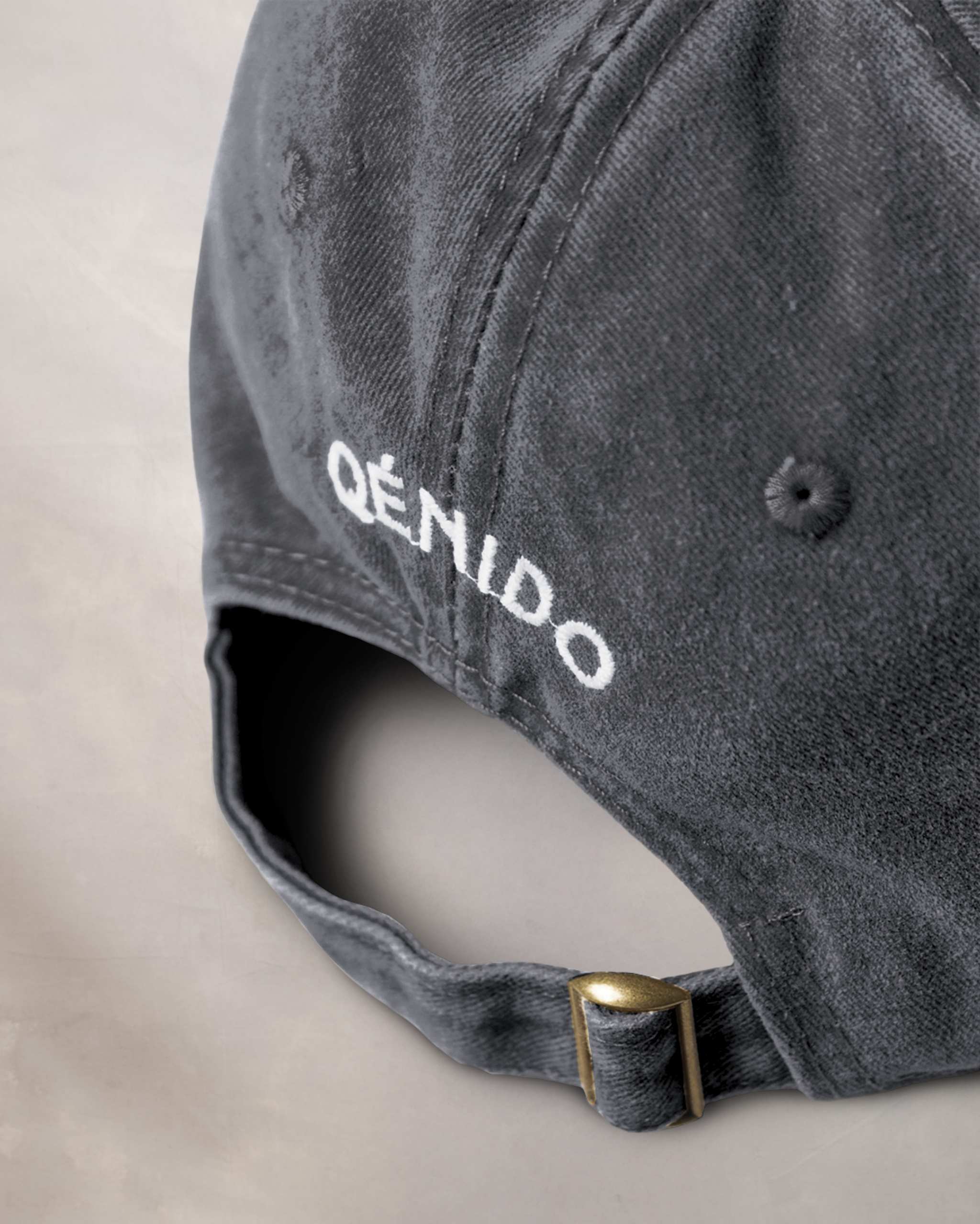 Gorra Negra Qénido